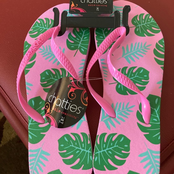 Women’s Flip Flops 🩴 - Picture 2 of 3